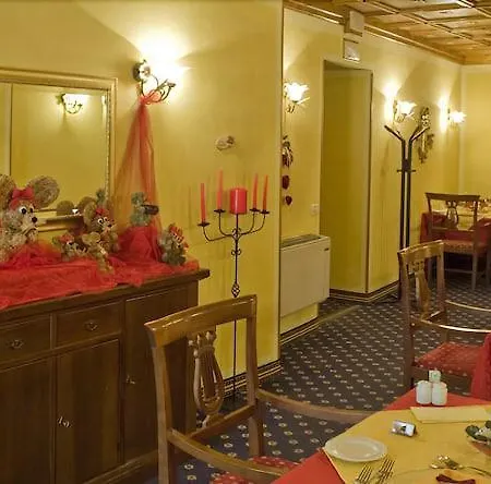 Borgo Dei Poeti Romantik 酒店 4*