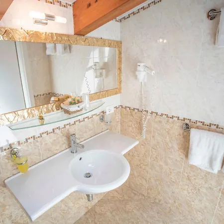 Borgo Dei Poeti Romantik 4*