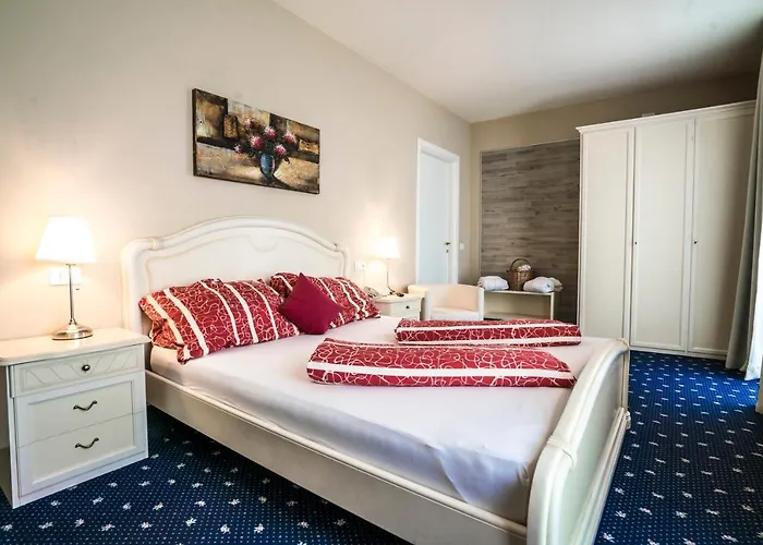 Borgo Dei Poeti Romantik 4* Manerba del Garda
