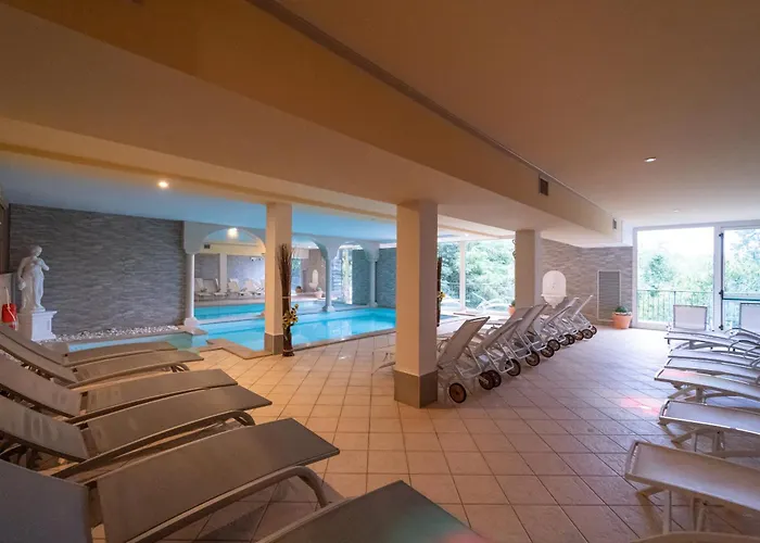 Borgo Dei Poeti Romantik Hotel 4*