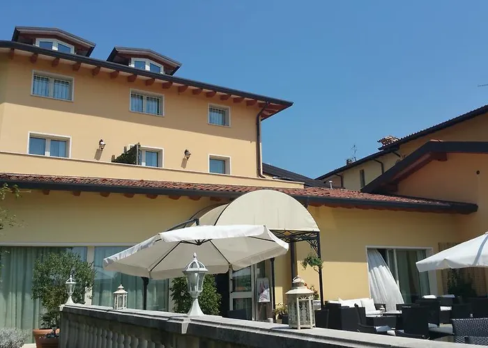 Borgo Dei Poeti Romantik Hotel Manerba del Garda