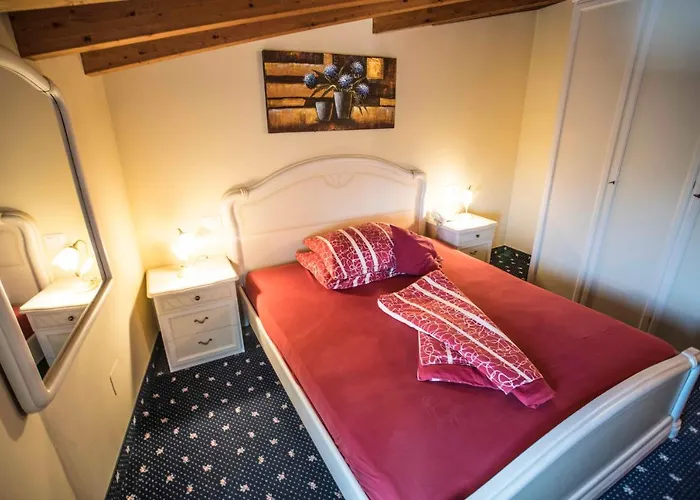 Borgo Dei Poeti Romantik Hotel 4*
