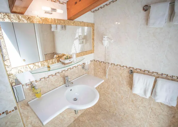 Borgo Dei Poeti Romantik 4*